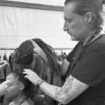 igor galassi che taglia i capelli