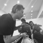 igor galassi che taglia i capelli